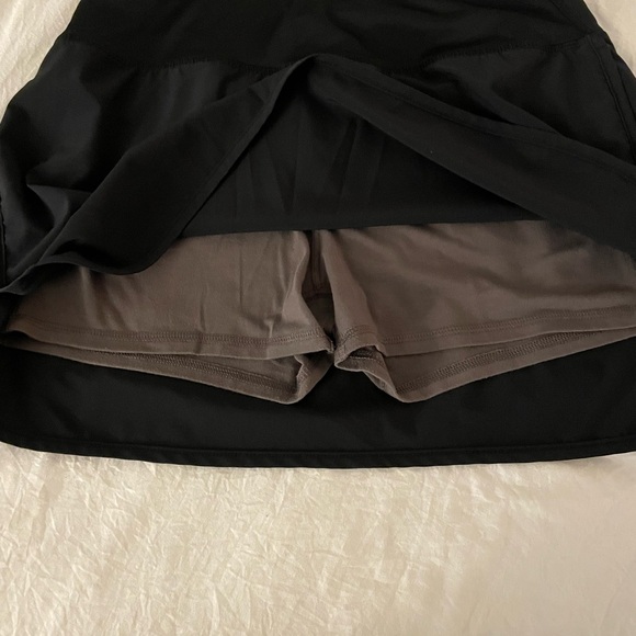 NWOT, Black, Huk Athletic Skort Size M - Picture 3 of 6